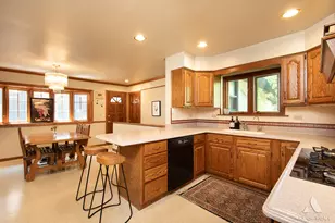 829 Sylviawood Ave, Park Ridge, IL 60068 - Photo 5