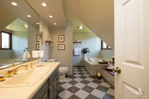 829 Sylviawood Ave, Park Ridge, IL 60068 - Photo 27