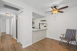 1870 Huntington Blvd, Hoffman Estates, IL 60169 - Photo 7