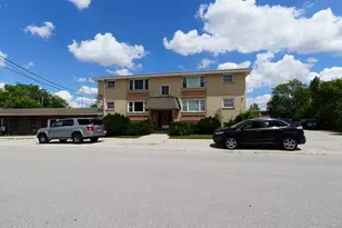 347 Dalewood Ave, Wood Dale, IL 60191 - Photo 1