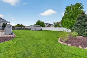 300 Arrowhead Dr, Minooka, IL 60447 - Photo 27