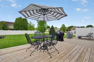 300 Arrowhead Dr, Minooka, IL 60447 - Photo 33