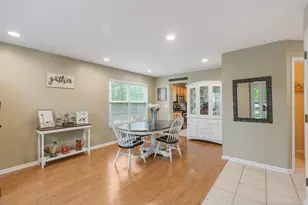 274 Jasmine Cir, Lindenhurst, IL 60046 - Photo 3