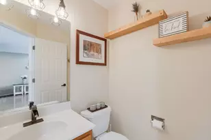 274 Jasmine Cir, Lindenhurst, IL 60046 - Photo 11