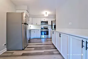 175 Lake Blvd, Buffalo Grove, IL 60089 - Photo 9