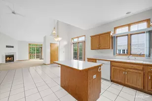 12780 Marian Dr, Lemont, IL 60439 - Photo 9
