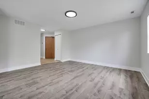 117 Gant Cir, Streamwood, IL 60107 - Photo 9
