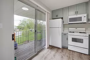 117 Gant Cir, Streamwood, IL 60107 - Photo 7