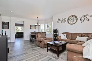 716 S Winchester Dr, Round Lake, IL 60073 - Photo 3