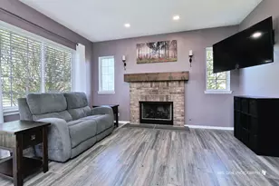 716 S Winchester Dr, Round Lake, IL 60073 - Photo 7