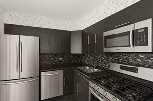 1475 Rebecca Dr, Hoffman Estates, IL 60169 - Photo 3
