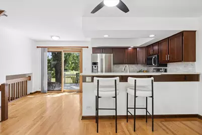 2929 Northcreek Drive, Woodridge, IL 60517 - Photo 9