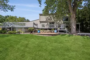 2929 Northcreek Dr, Woodridge, IL 60517 - Photo 31