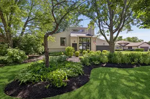 2929 Northcreek Dr, Woodridge, IL 60517 - Photo 3