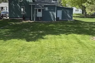 209 E Farnham St, Sheffield, IL 61361 - Photo 3
