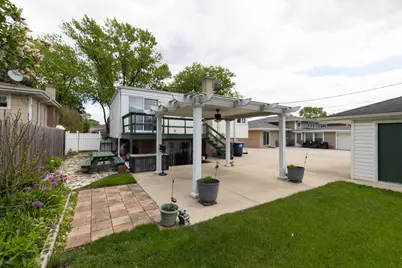 2124 Westview Drive, Des Plaines, IL 60018 - Photo 5