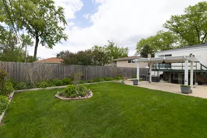 2124 Westview Drive, Des Plaines, IL 60018 - Photo 7