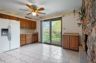 75 Boardwalk Pl, Park Ridge, IL 60068 - Photo 9