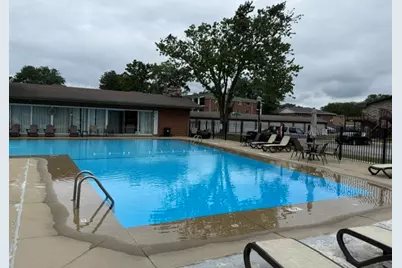1900 W Knightsbridge Drive #1A, Mount Prospect, IL 60056 - Photo 7