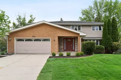 925 Lancaster Avenue, Downers Grove, IL 60516 - Photo 1