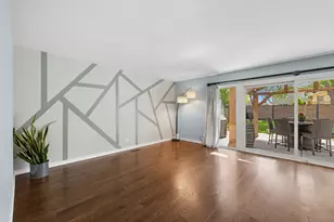 385 Lafayette Ln, Hoffman Estates, IL 60169 - Photo 3