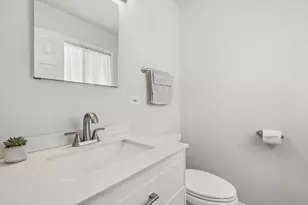 385 Lafayette Ln, Hoffman Estates, IL 60169 - Photo 9