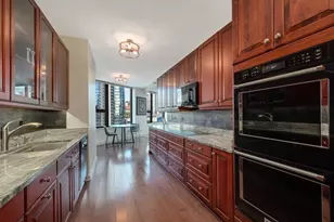 501 N Clinton St, Chicago, IL 60654 - Photo 17