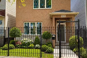 4418 S Wallace St, Chicago, IL 60609 - Photo 1