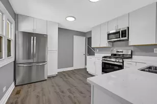 28W502 Leverenz Rd, Naperville, IL 60564 - Photo 3