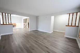 11050 Parkside Ave, Chicago Ridge, IL 60415 - Photo 5