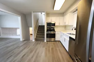 11050 Parkside Ave, Chicago Ridge, IL 60415 - Photo 7