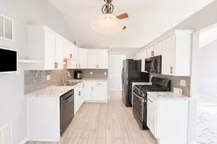 828 Huron Ct, Carol Stream, IL 60188 - Photo 5