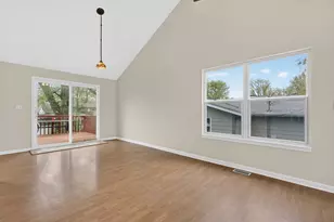 5217 N Pleasant View Dr, McHenry, IL 60050 - Photo 5