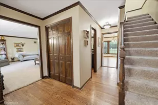 22W324 McCarron Rd, Glen Ellyn, IL 60137 - Photo 5