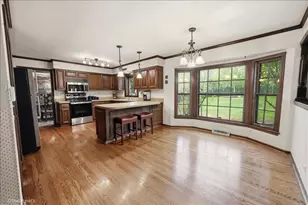 22W324 McCarron Rd, Glen Ellyn, IL 60137 - Photo 11
