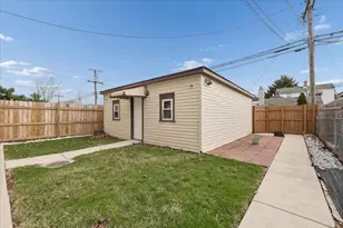 1341 Ridgeland Ave, Berwyn, IL 60402 - Photo 13