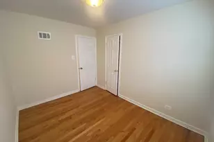 8227 Keating Ave, Skokie, IL 60076 - Photo 11