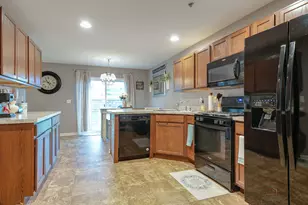 7058 Hidden Green Cir, Fox Lake, IL 60020 - Photo 13
