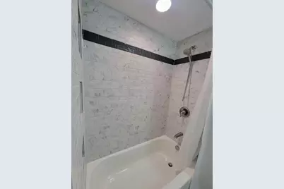 585 N Lyle Avenue, Elgin, IL 60123 - Photo 33