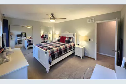 585 N Lyle Avenue, Elgin, IL 60123 - Photo 31