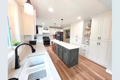 585 N Lyle Avenue, Elgin, IL 60123 - Photo 17