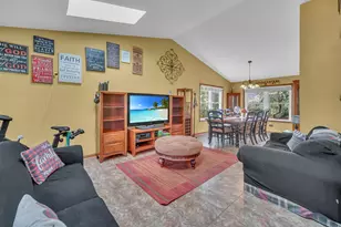 1112 Pheasant Trail, Carol Stream, IL 60188 - Photo 5
