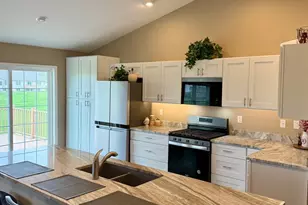 732 Keller Dr, Dixon, IL 61021 - Photo 5