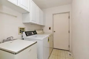 237 Sandy Point Ln, Lake Zurich, IL 60047 - Photo 21