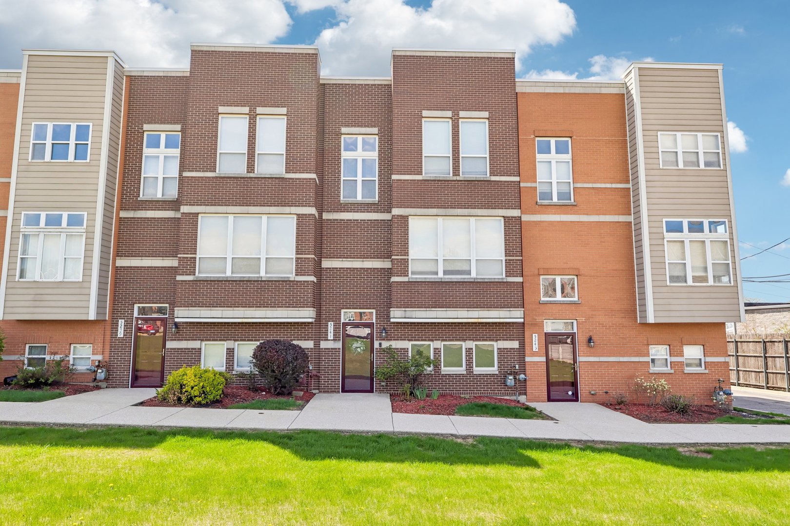 5241 W Galewood Ave, Chicago, IL 60639 - MLS 12629974 - Coldwell Banker