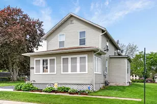 162 Park St, Hampshire, IL 60140 - Photo 3