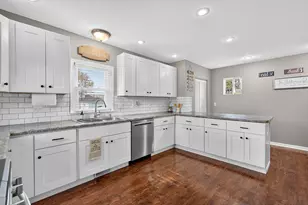 162 Park St, Hampshire, IL 60140 - Photo 13