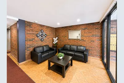 9395 Landings Lane #602, Des Plaines, IL 60016 - Photo 3