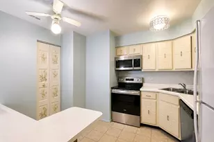 9395 Landings Ln, Des Plaines, IL 60016 - Photo 5