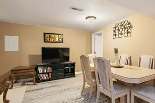 987 Golf Course Rd, Crystal Lake, IL 60014 - Photo 11